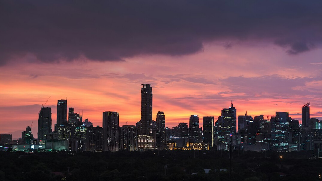 Skyline der Schweizer Finanzmetropole bei Dämmerung